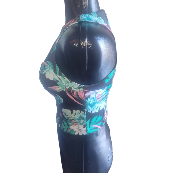 Guess Tropical Print Halter Crop Top XS - Picture 5 of 7